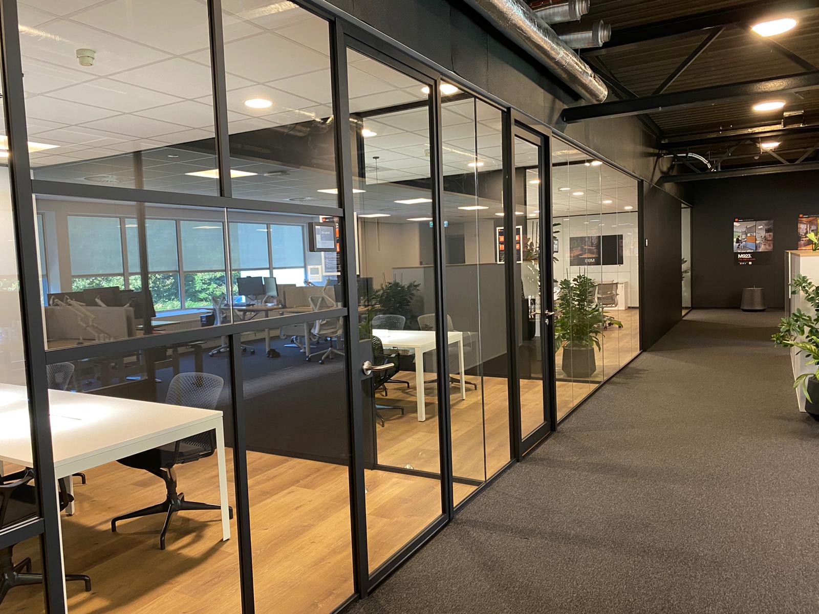 薄框玻璃门的新功能和优点